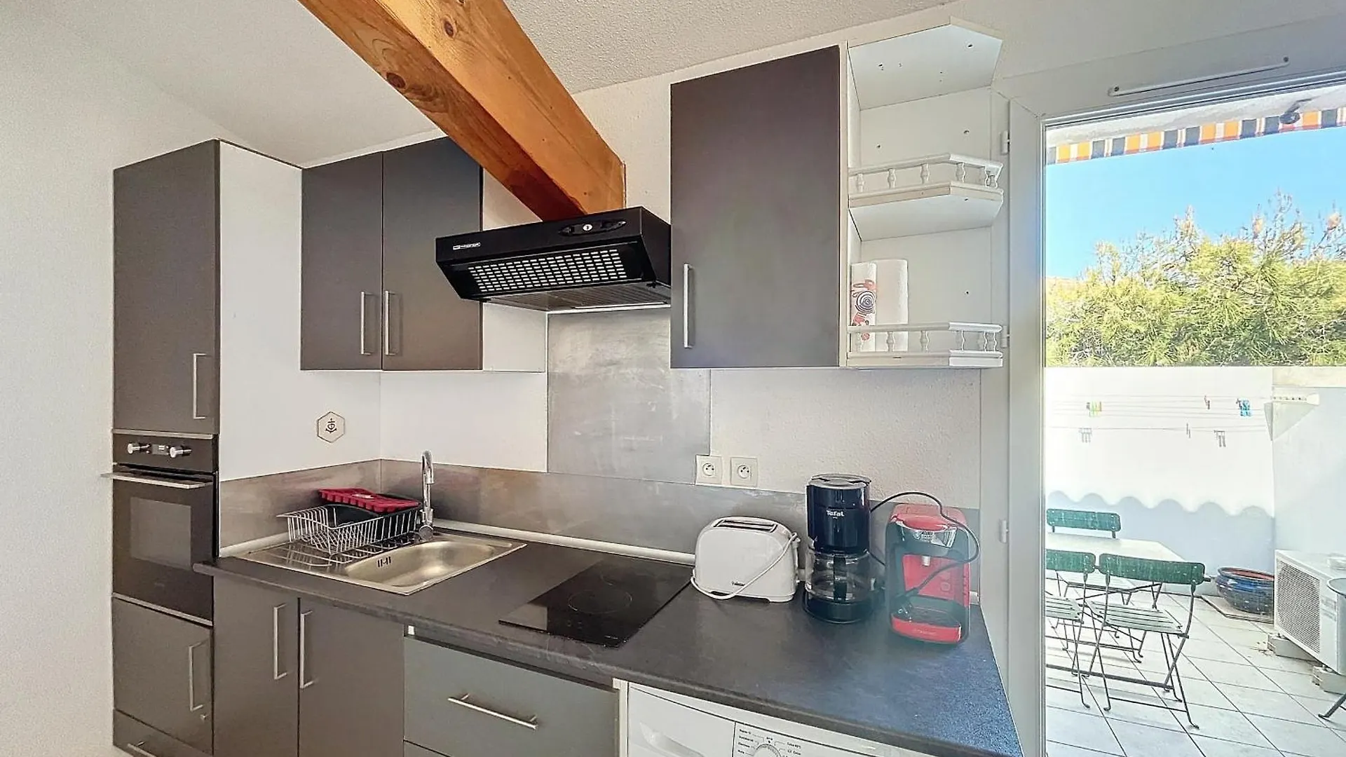 Appartement 2 Pieces Proche Centre, Clim, Terrasse - Fr-1-475-169 Les Les Saintes-Maries-de-la-Mer France